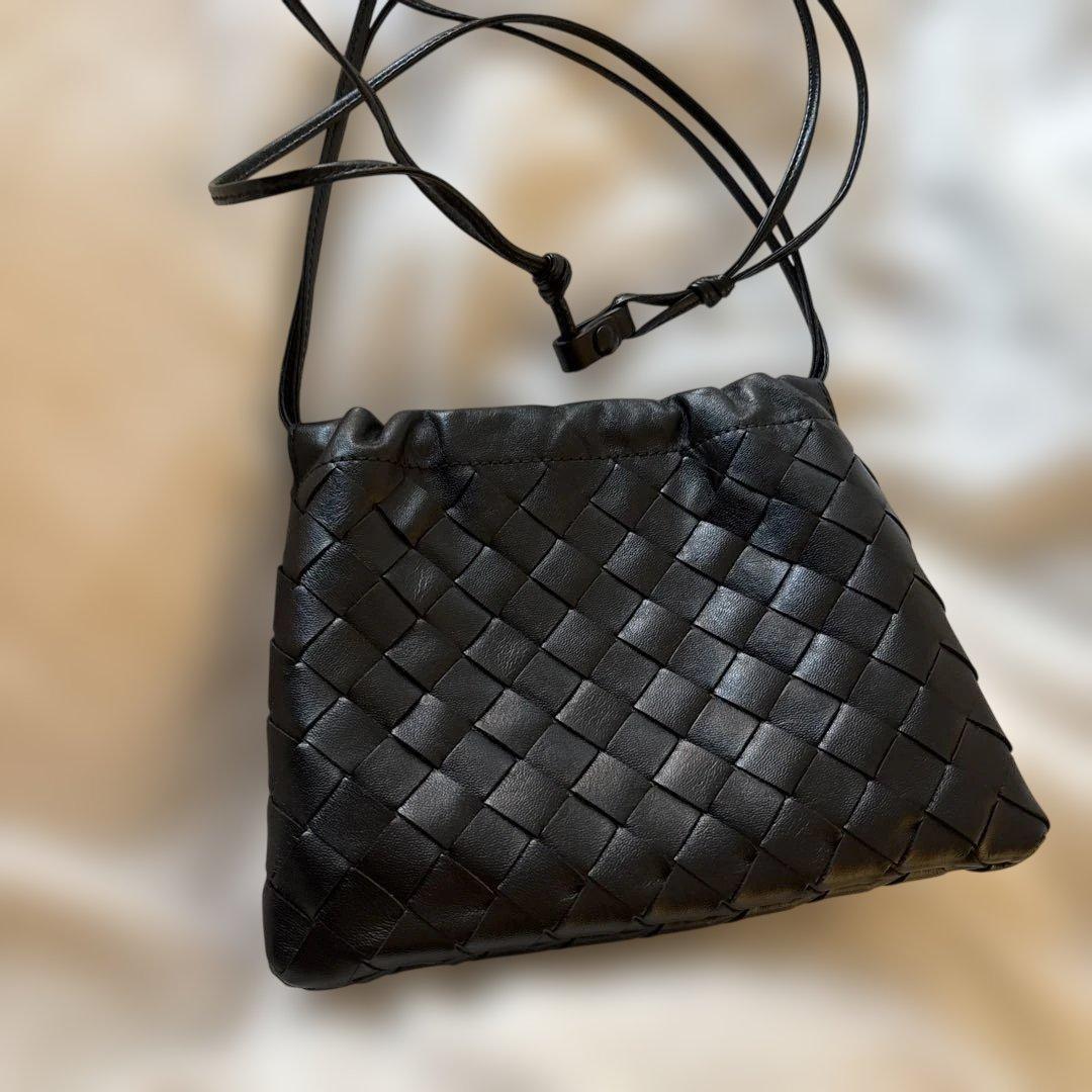 BOTTEGA VENETA スモールダストバッグ　ブラック　ショルダーバッグ