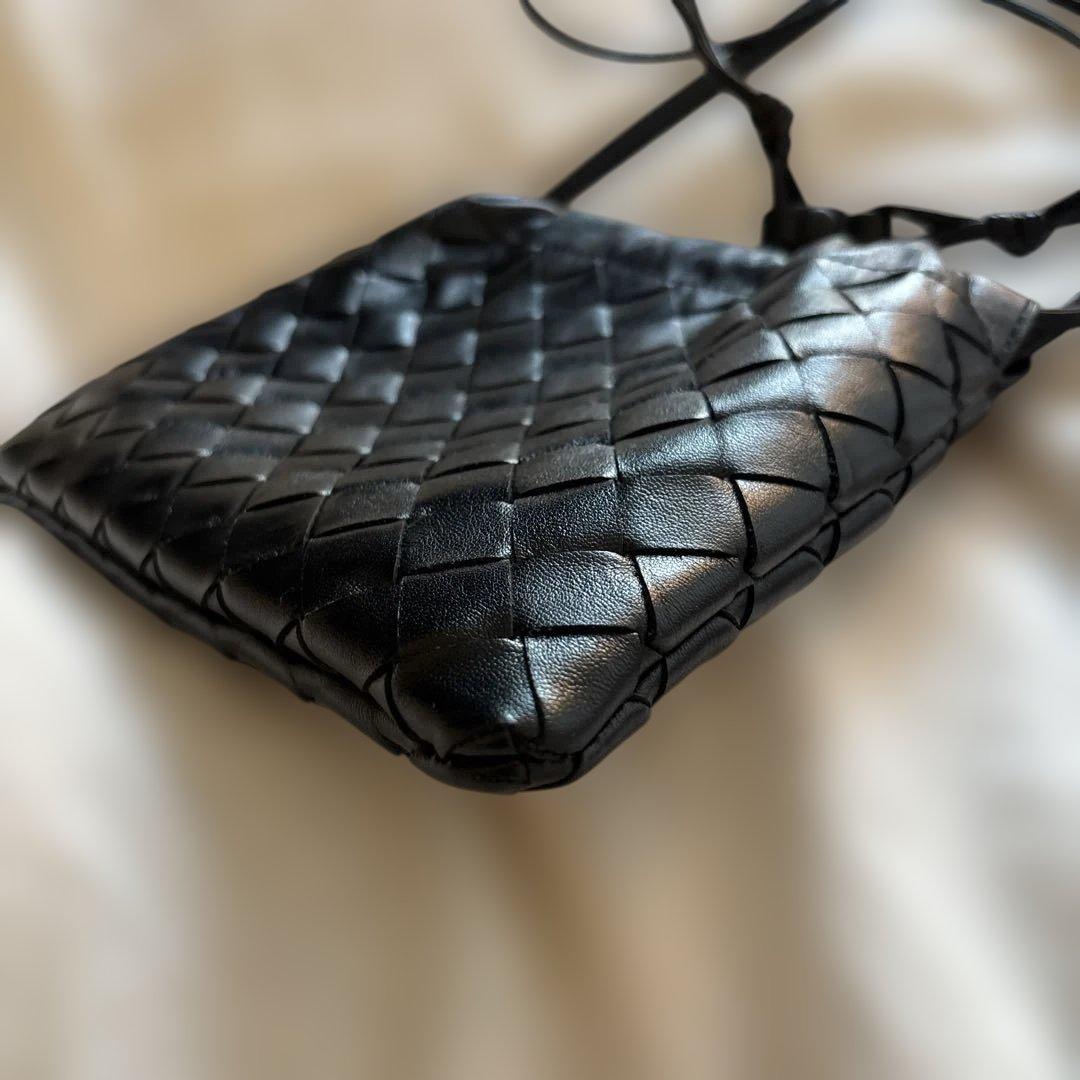 BOTTEGA VENETA スモールダストバッグ　ブラック　ショルダーバッグ