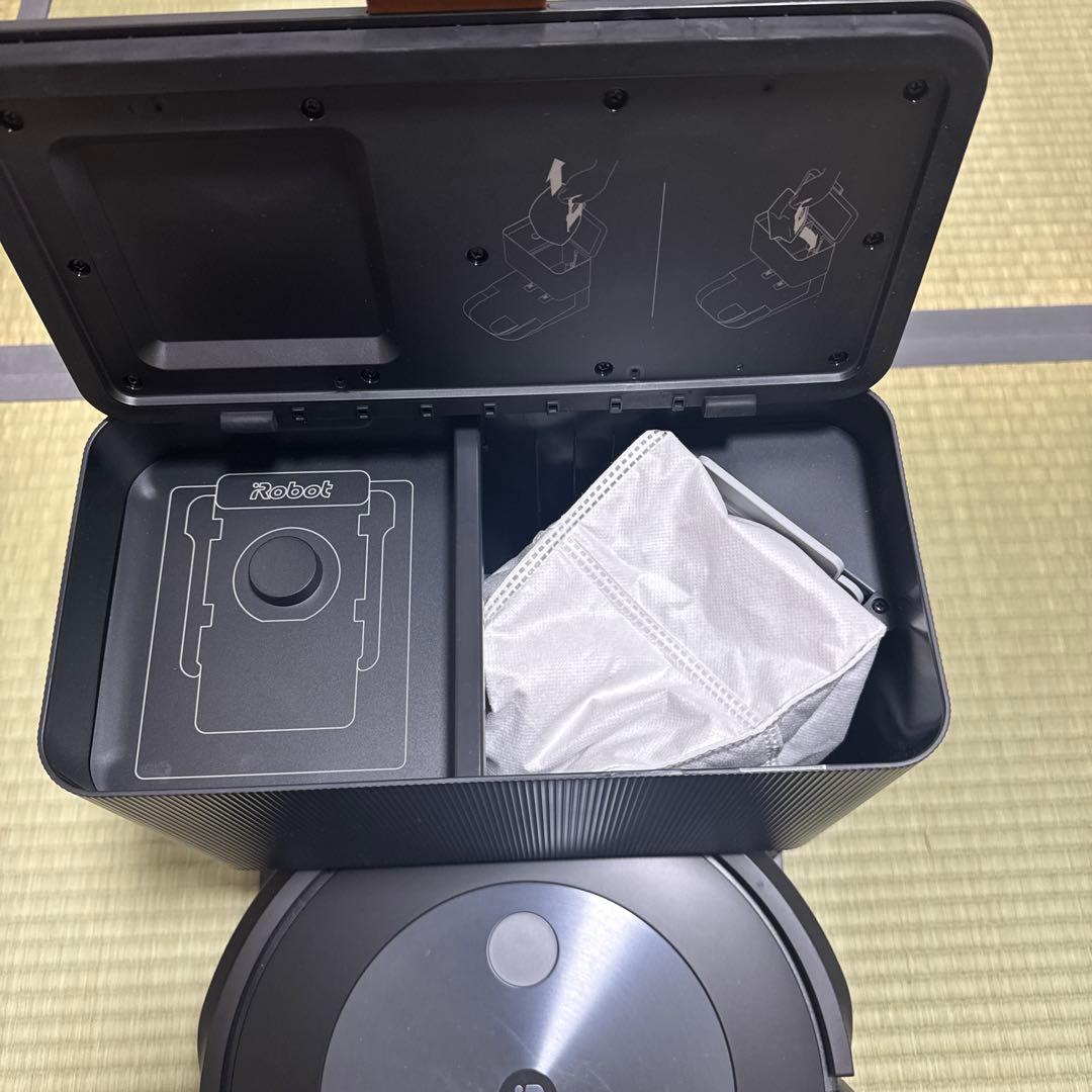 iRobot Roomba j7+ 自動ゴミ収集機能付き