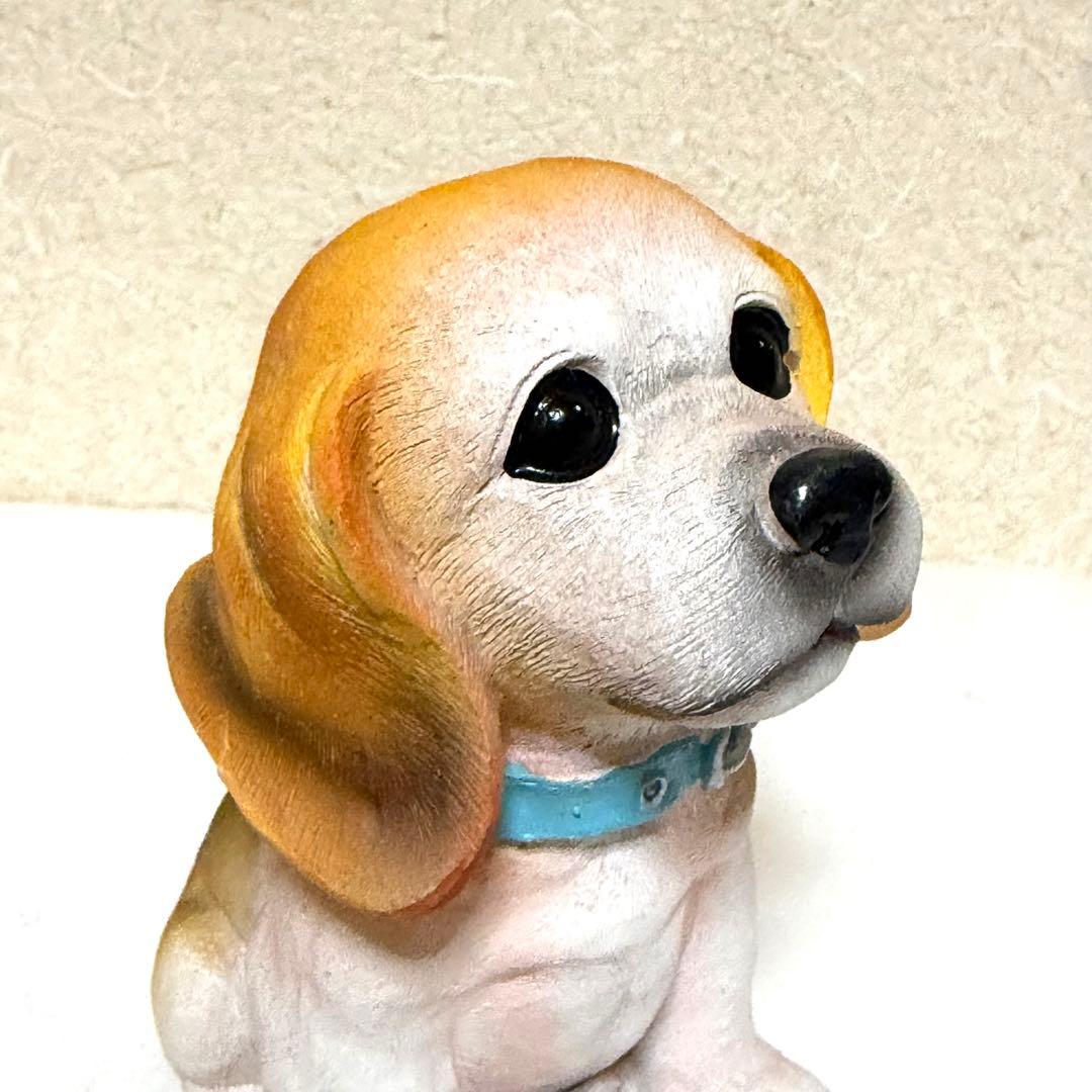 ビーグル犬の子犬の置物