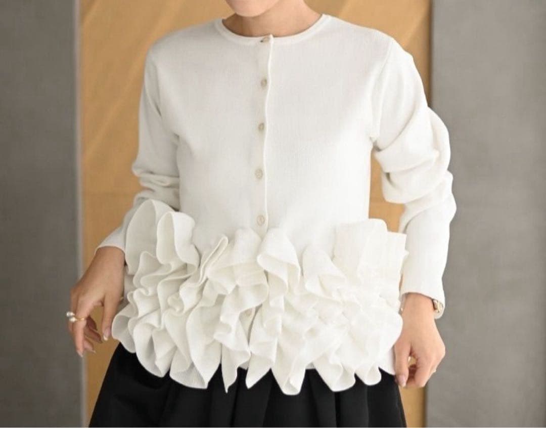 み*み様 【本物】TREFLE＋1 スワンカーディガン　ホワイト