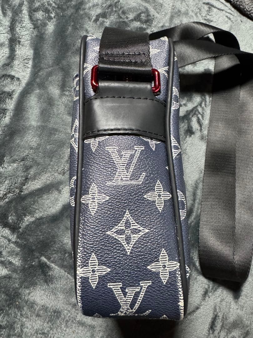 Louis Vuitton ショルダーバッグ ネイビー 1月12日月曜までの出品