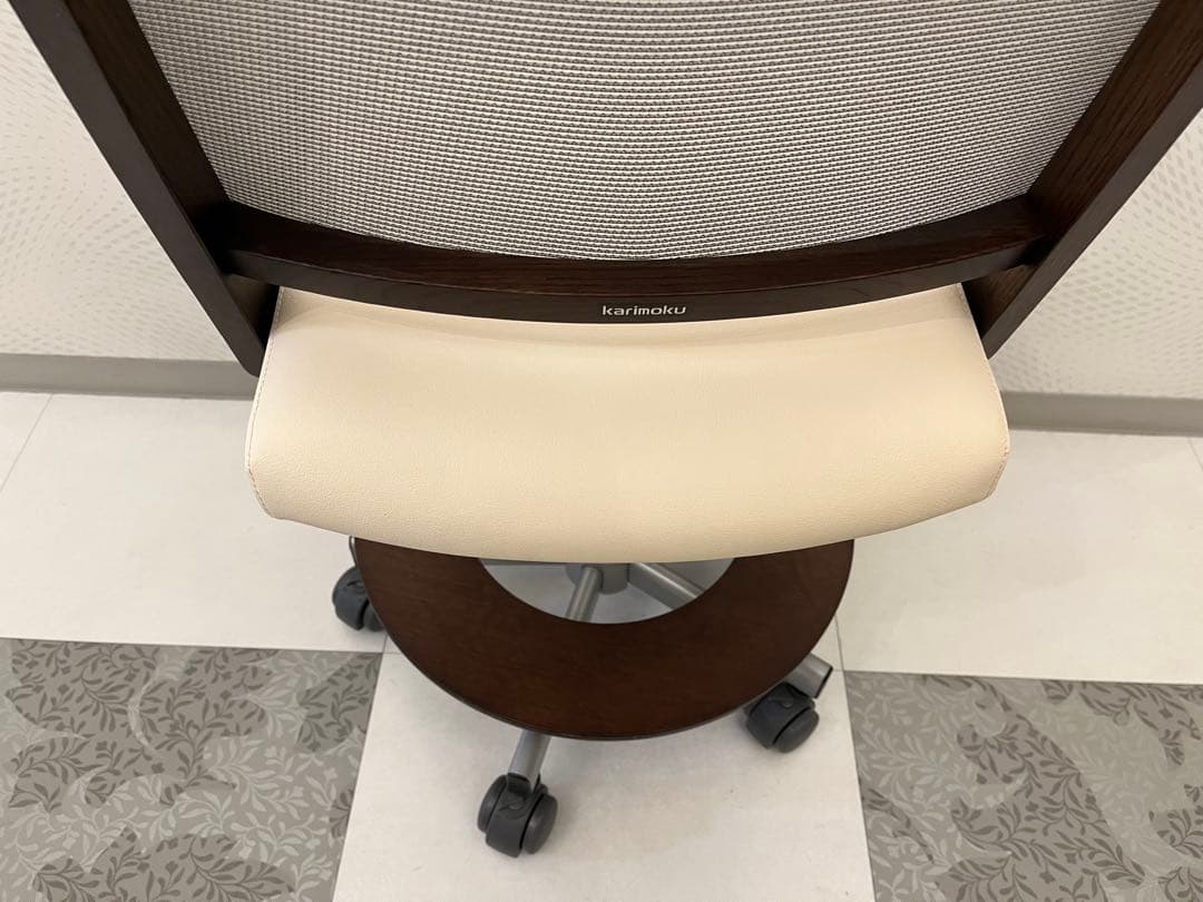 ♦️カリモク デスクチェア♦️高さ調整・回転可能