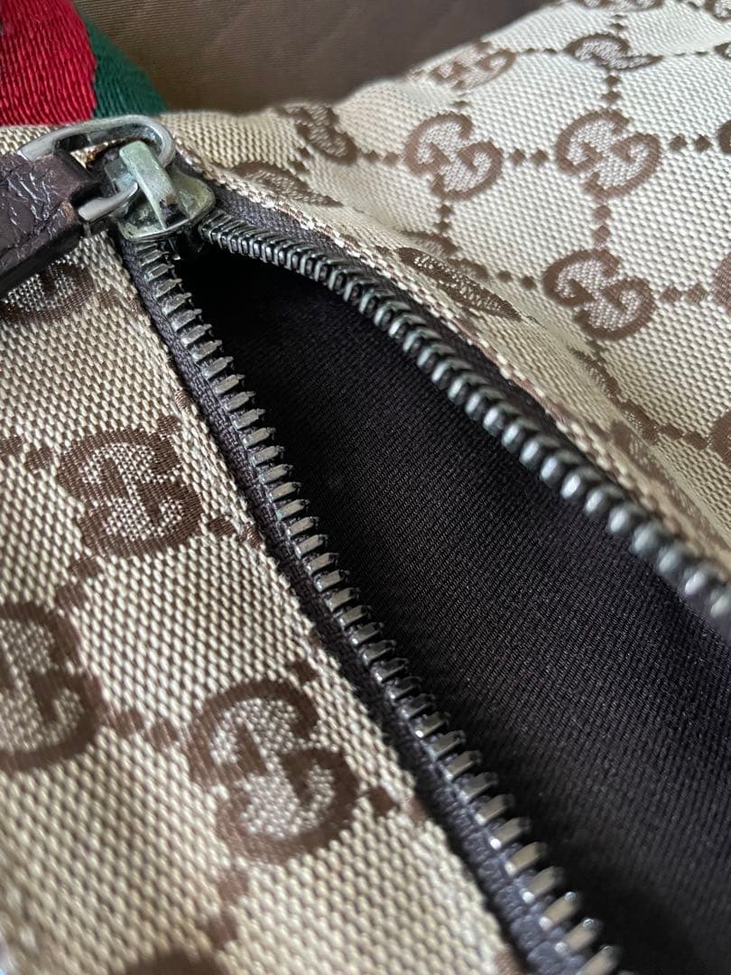 GUCCI ボディバッグ GG キャンバス シェリーライン