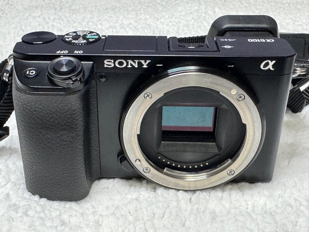 美品　SONY α6100 ミラーレス一眼カメラ