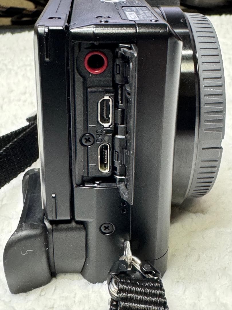 美品　SONY α6100 ミラーレス一眼カメラ