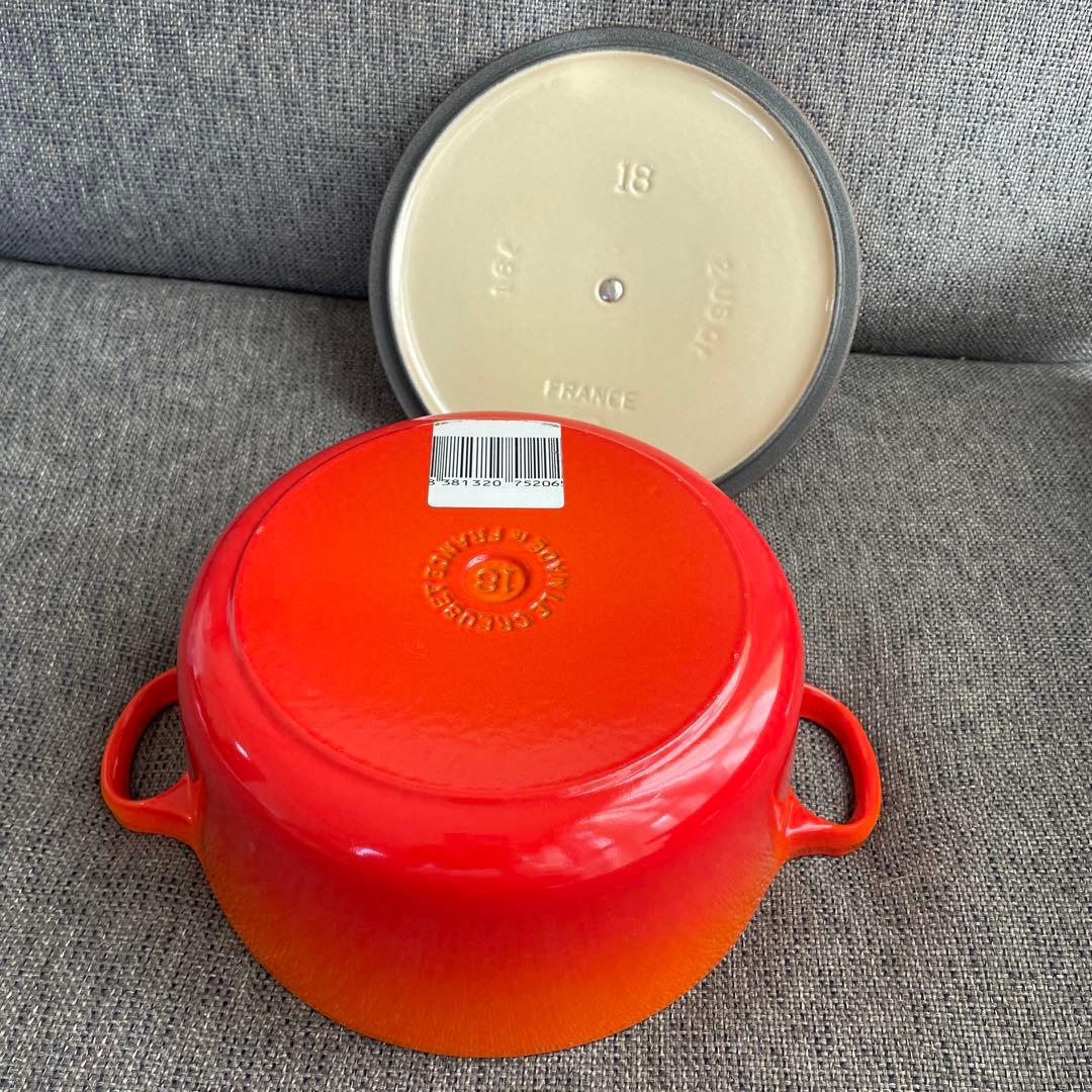 新品　ルクルーゼ　ココットロンド　両手鍋 18cm 箱無し