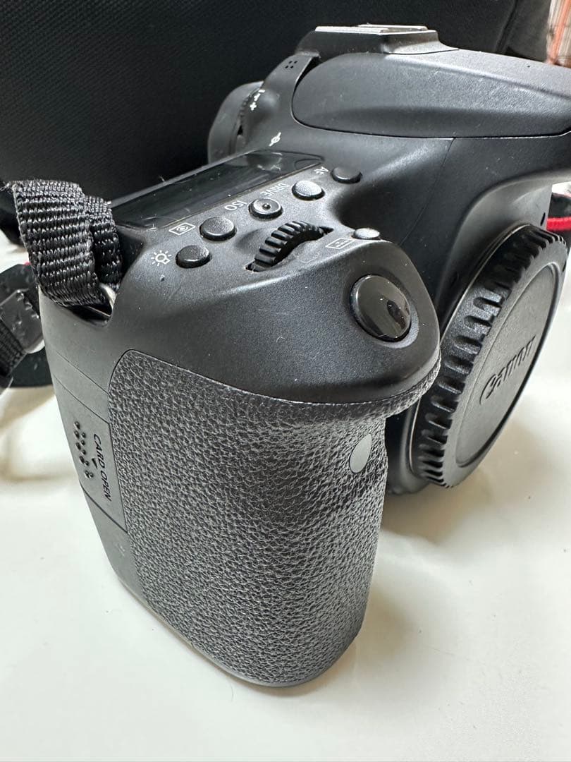 Canon EOS 70D 一眼レフカメラ　初心者向け　欠損あり　おまけ付き