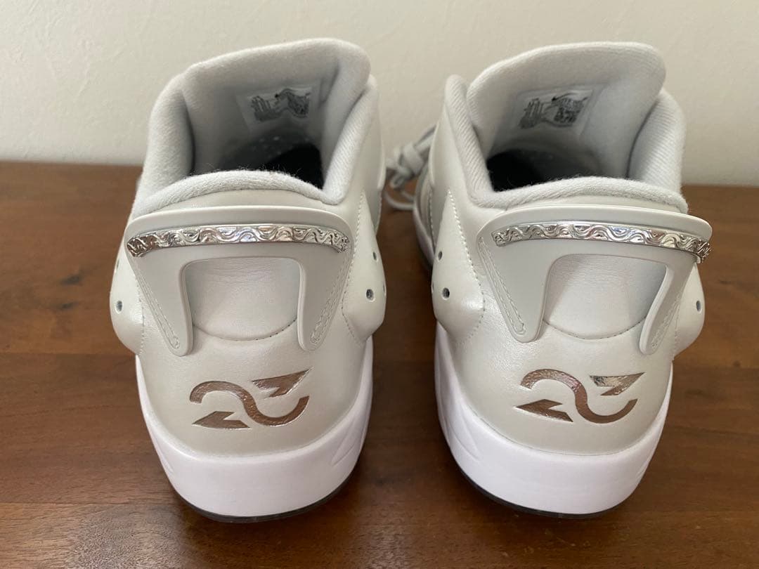 新品未使用　ナイキ エアジョーダン6 レトロ ロー ゴルフ \"ギフトギビング\"