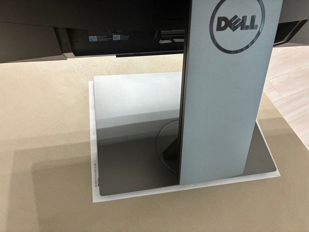 DELL ディスプレイ　P2418HT + BUFFALO スピーカー