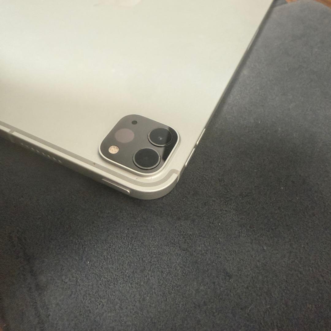 (ほぼ新品未使用)iPad Pro 11インチ 4th gen シルバー