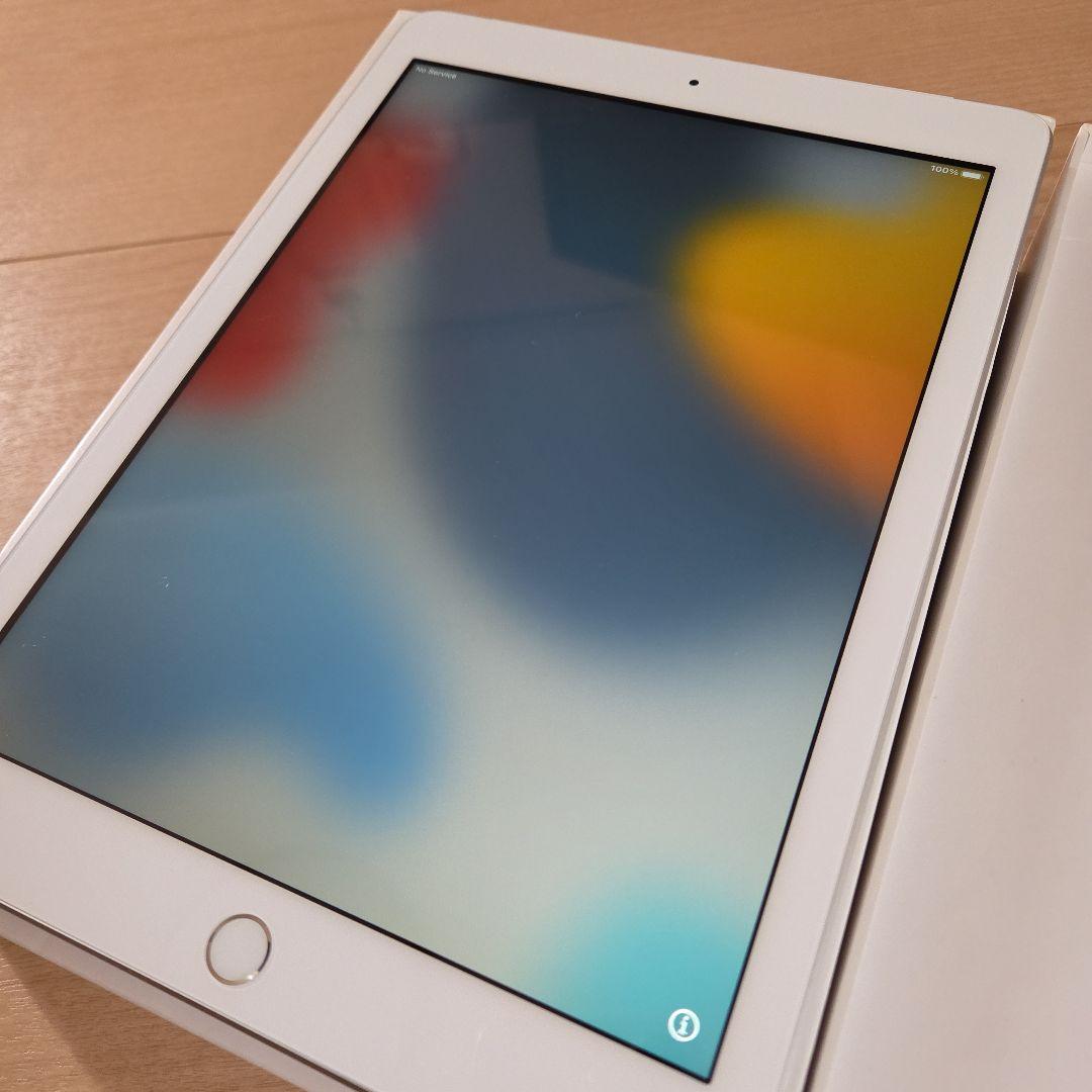 iPad　第6世代　32GB　 本体 充電ケーブル・アダプタ付属