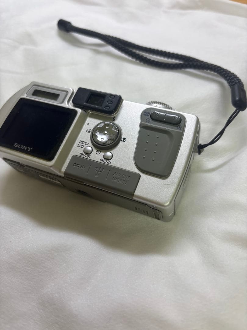 SONY Cyber-shot 3.2メガピクセル デジタルカメラ