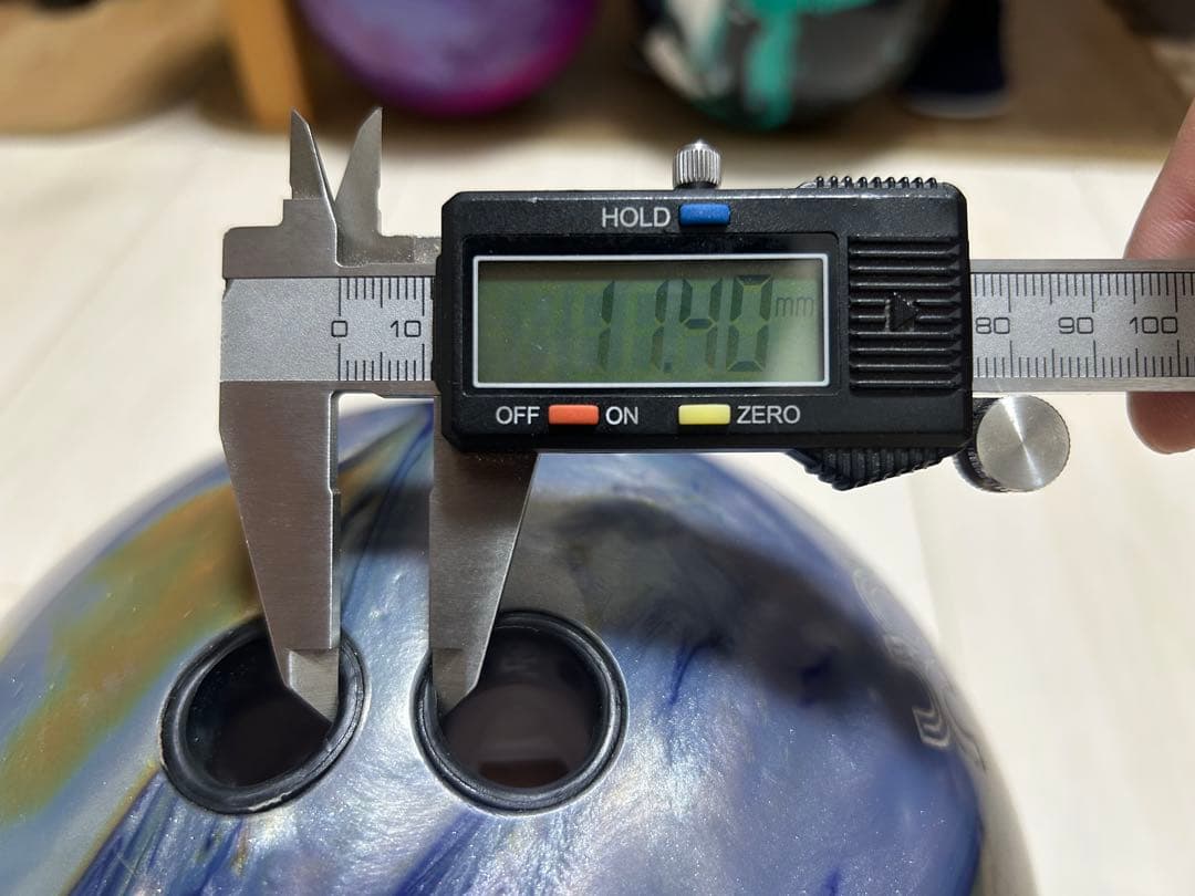 STORM EQUINOX ボウリングボール 15ポンド4oz サムレス