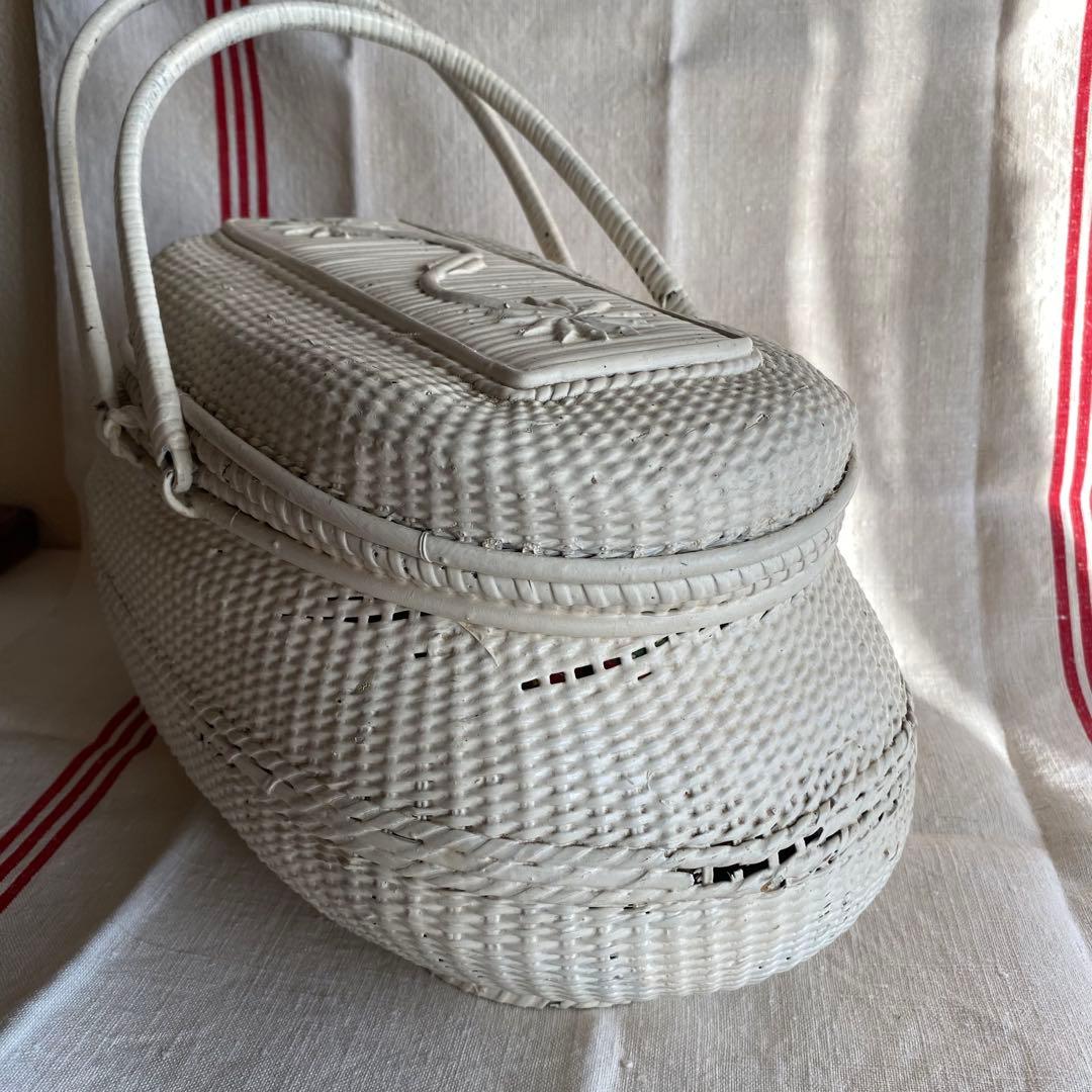 フランス　アンティークパニエ　プロヴァンスプリント　白いかご　ラタンバスケット