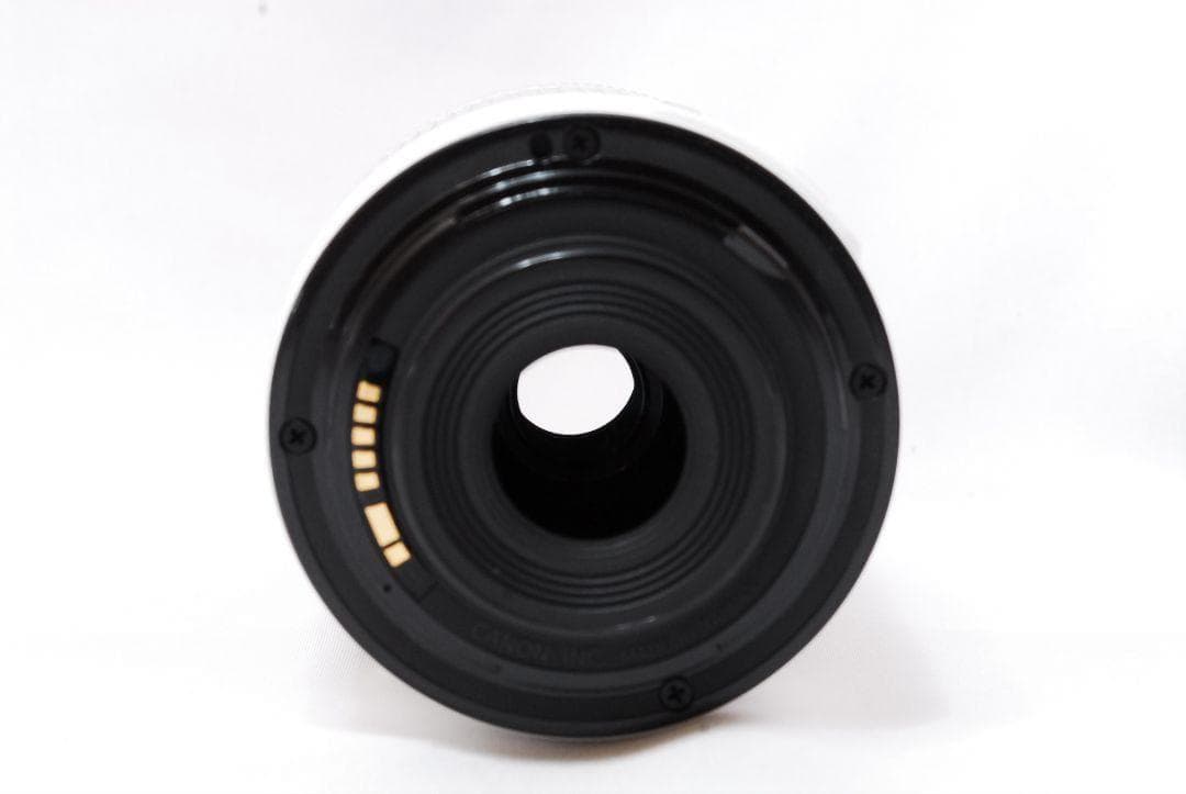 実用美品✨希少 ホワイト Canon EOS KissX7✨ショット数僅少 軽量