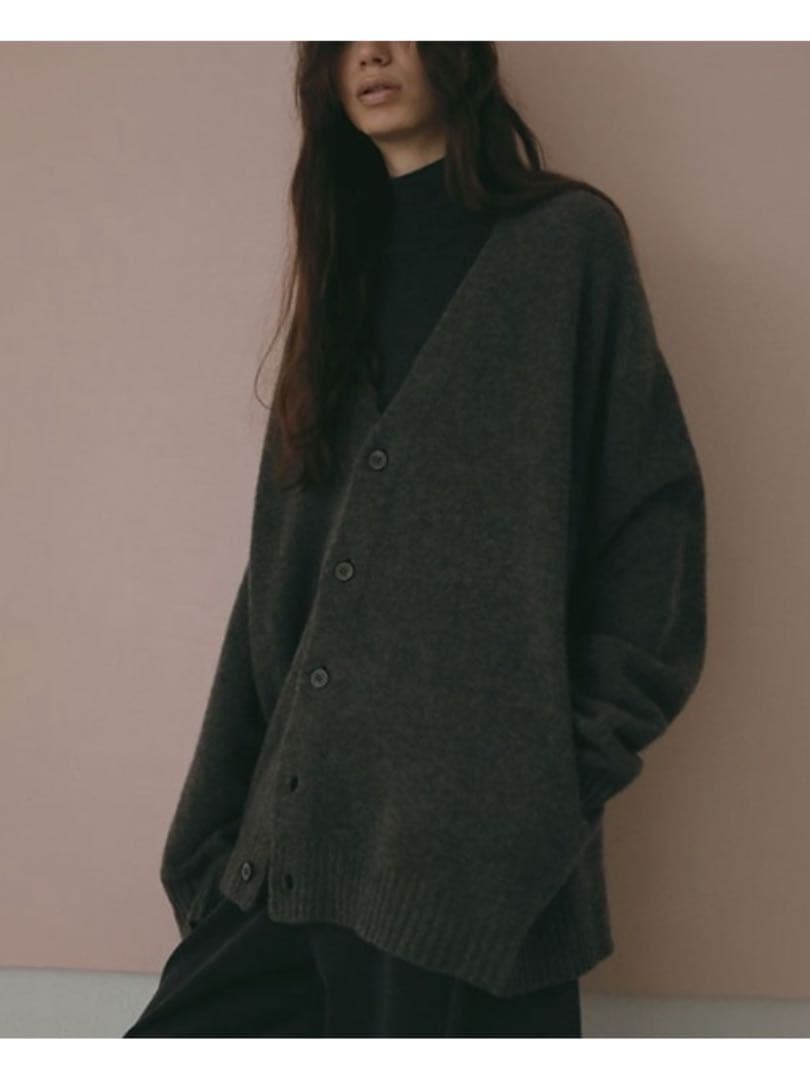 ETRE TOKYOミドルゲージＶネックニットカーディガン