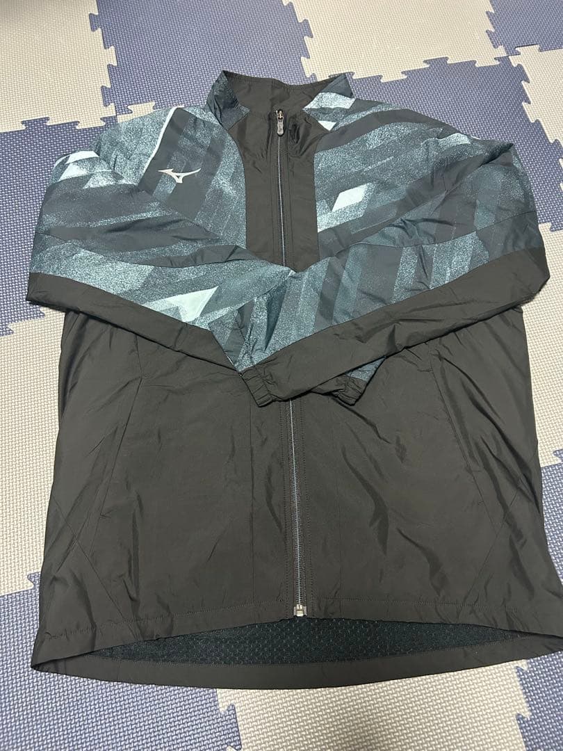 ミズノ ウインドブレーカー 上下サイズ違い⚠️