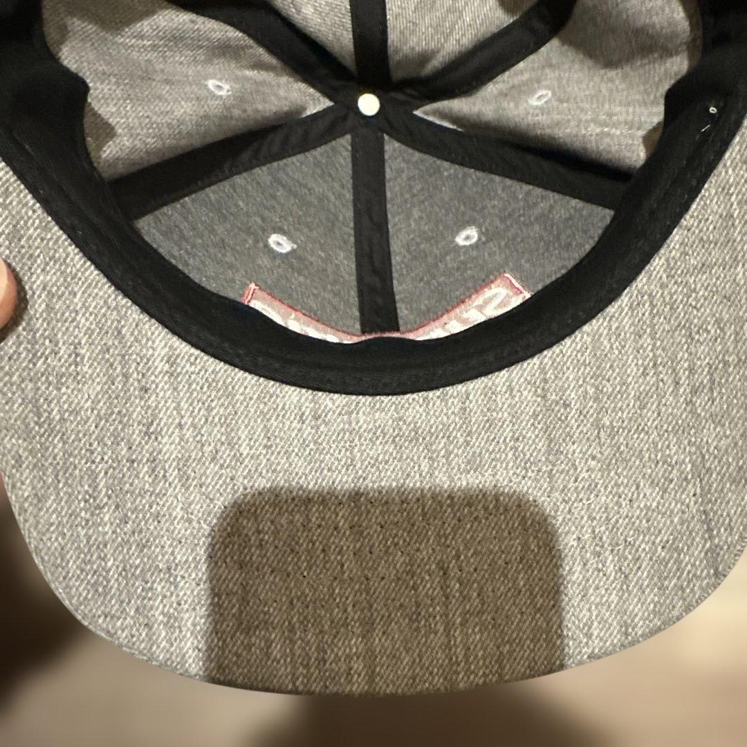 タ*カ様 Supreme グレー キャップ ジュニア