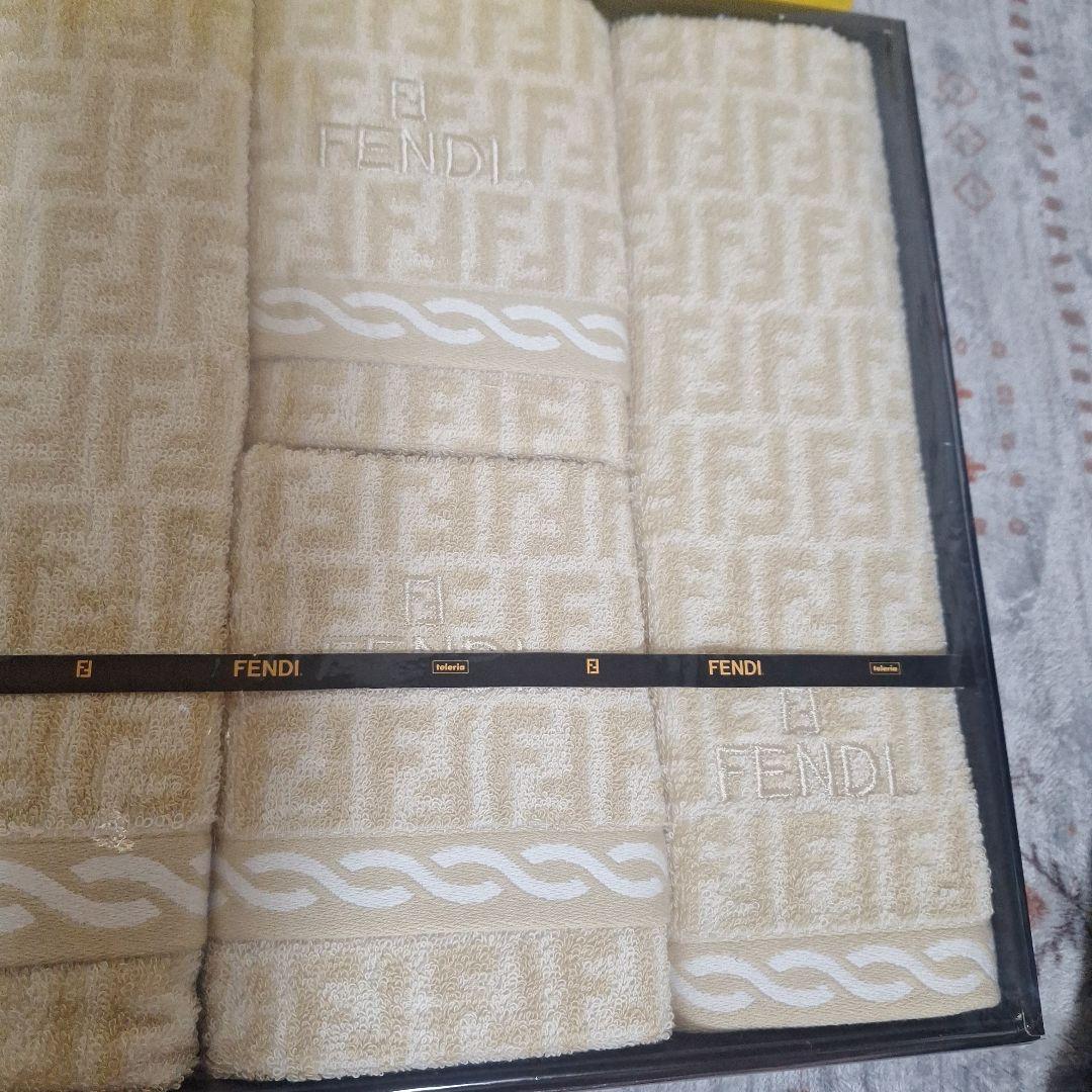 FENDI フェンディ タオルギフトセット　タオル4枚 新品未開封