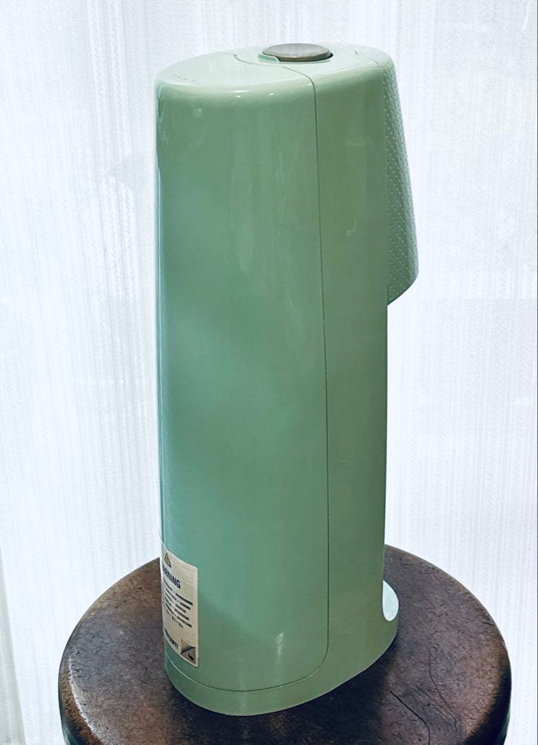sodastreamスピリット　ミントグリーン　ボトルと新品及び空カートリッジ付