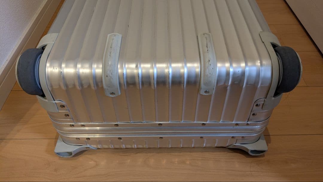 リモワ　RIMOWA　シルバー アルミニウム キャリーカート