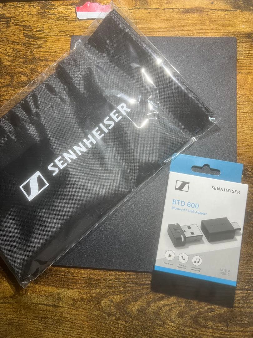 SENNHEISER　ヘッドホン　MOMENTUM4　BTD600エコバック付き