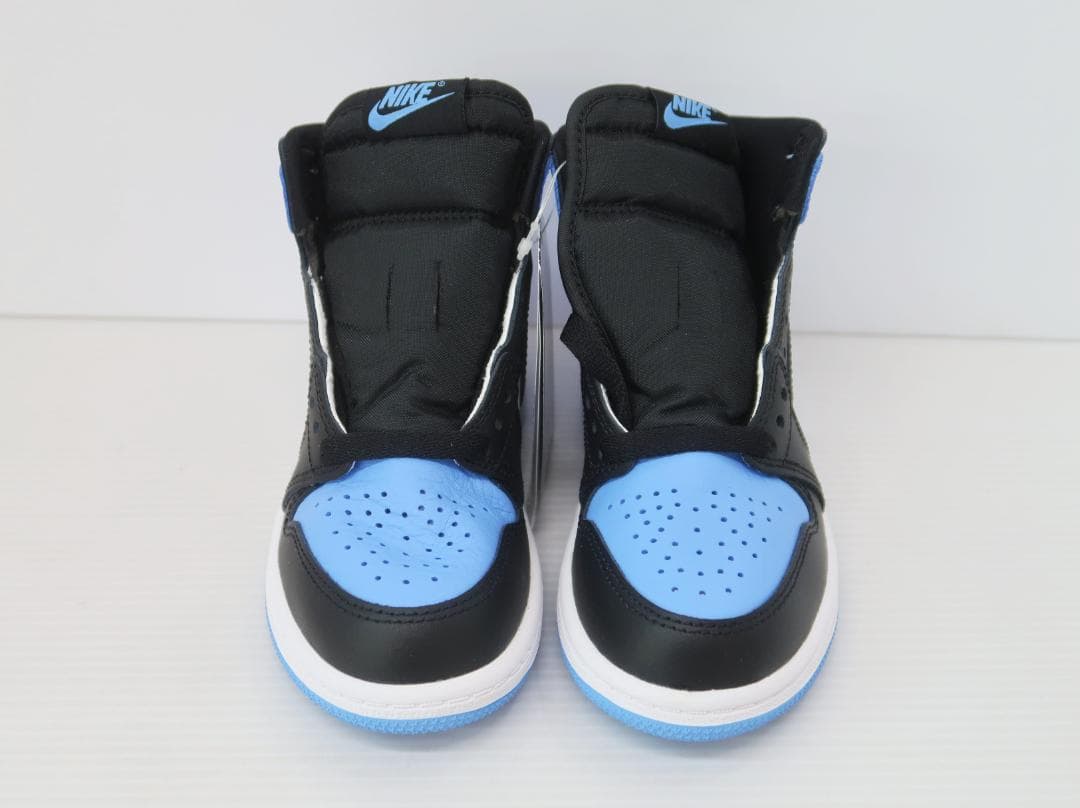 未使用 NIKE JORDAN 1 RETRO HIGH OG キッズ【G】.