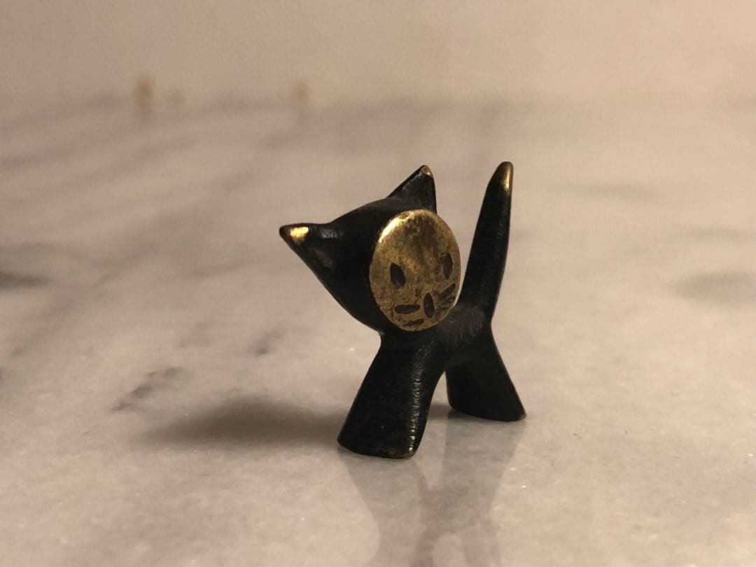 ニャーボー様検討中:カエルとキツネと子猫/ウォルターボッセ