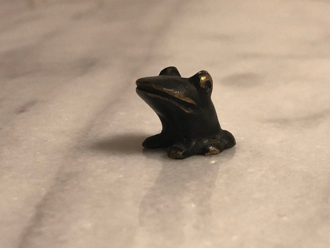 ニャーボー様検討中:カエルとキツネと子猫/ウォルターボッセ