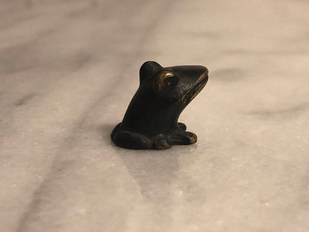 ニャーボー様検討中:カエルとキツネと子猫/ウォルターボッセ