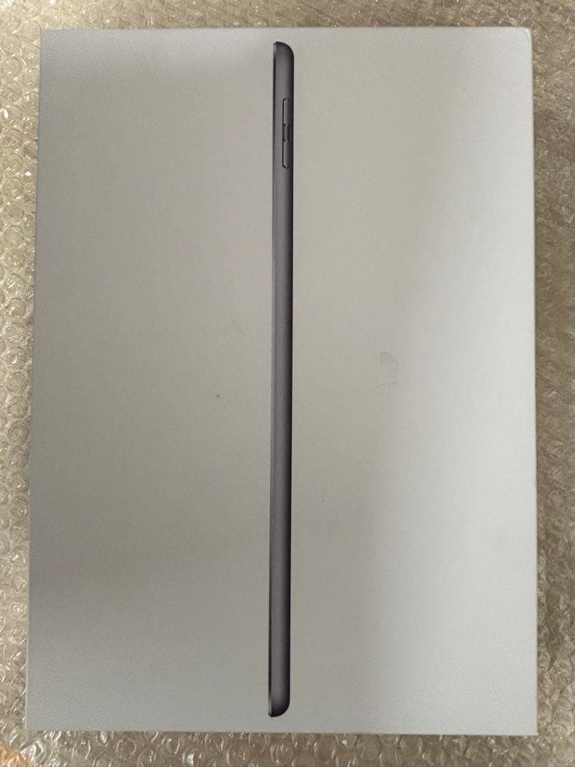 『新品』iPad第6世代　32GB Wi-Fi + Cellular