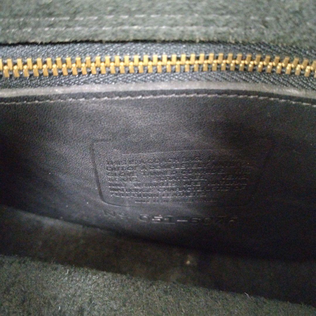 COACH 黒のレザー ハーフムーン型ショルダーバッグ