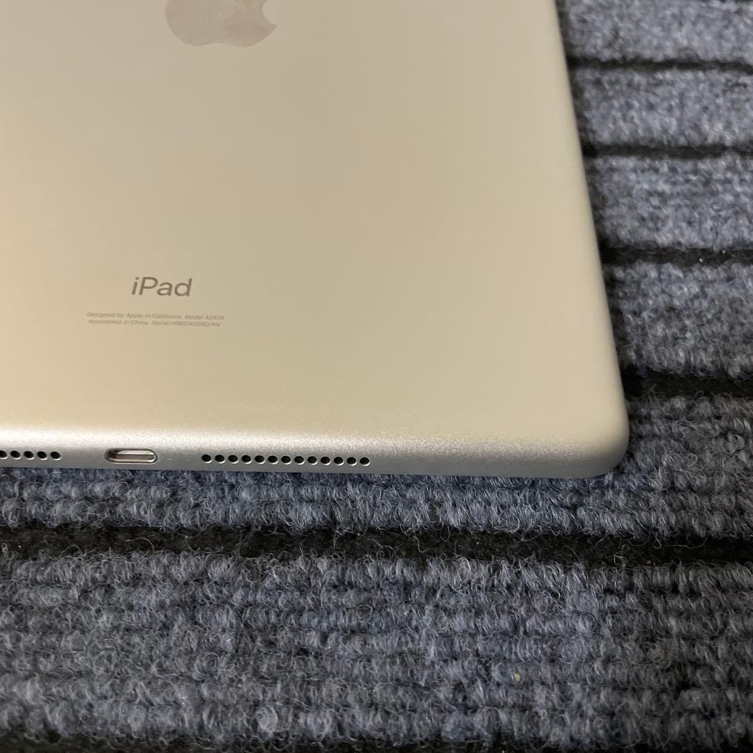 179 iPad 8世代 32GB SIMフリー シルバー