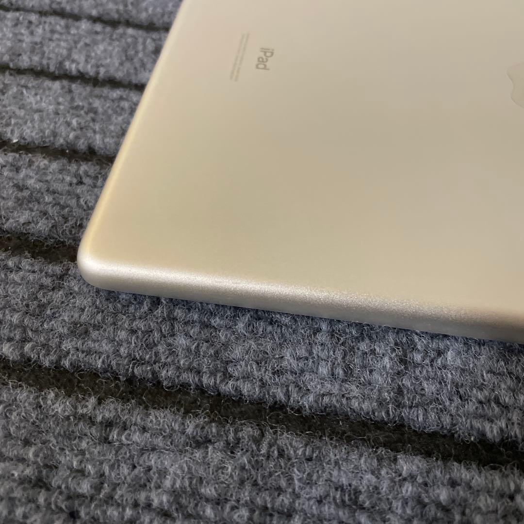 179 iPad 8世代 32GB SIMフリー シルバー