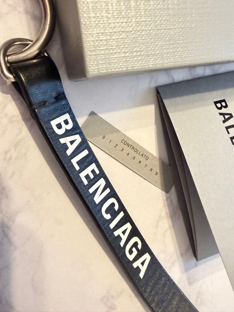 箱付き　BALENCIAGA（バレンシアガ）キーリング　ブラック