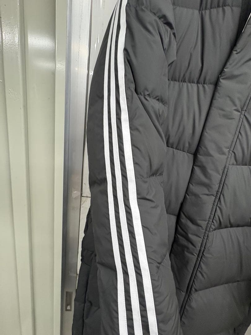 adidas マストハブ スリーストライプス ロングダウンコート　KWX22