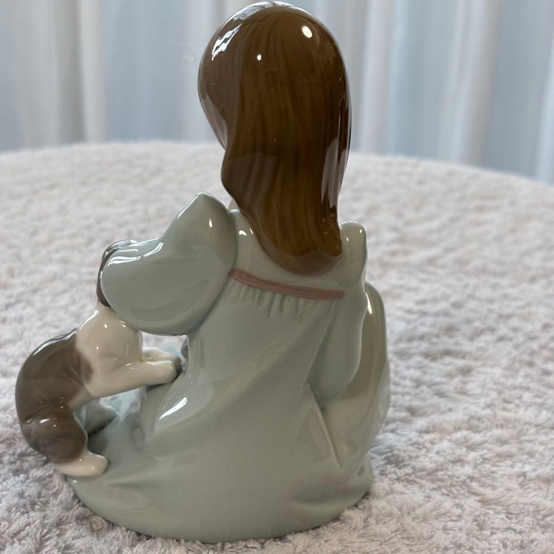 リヤドロ フィギュアリン ヴィンテージ 「ネコのお昼寝」＃5640