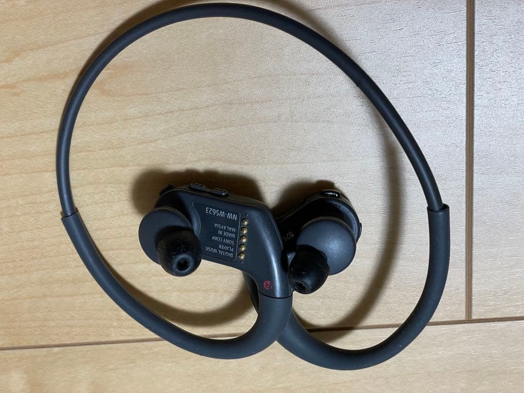 ソニー ヘッドホン一体型ウォークマン NW-WS623