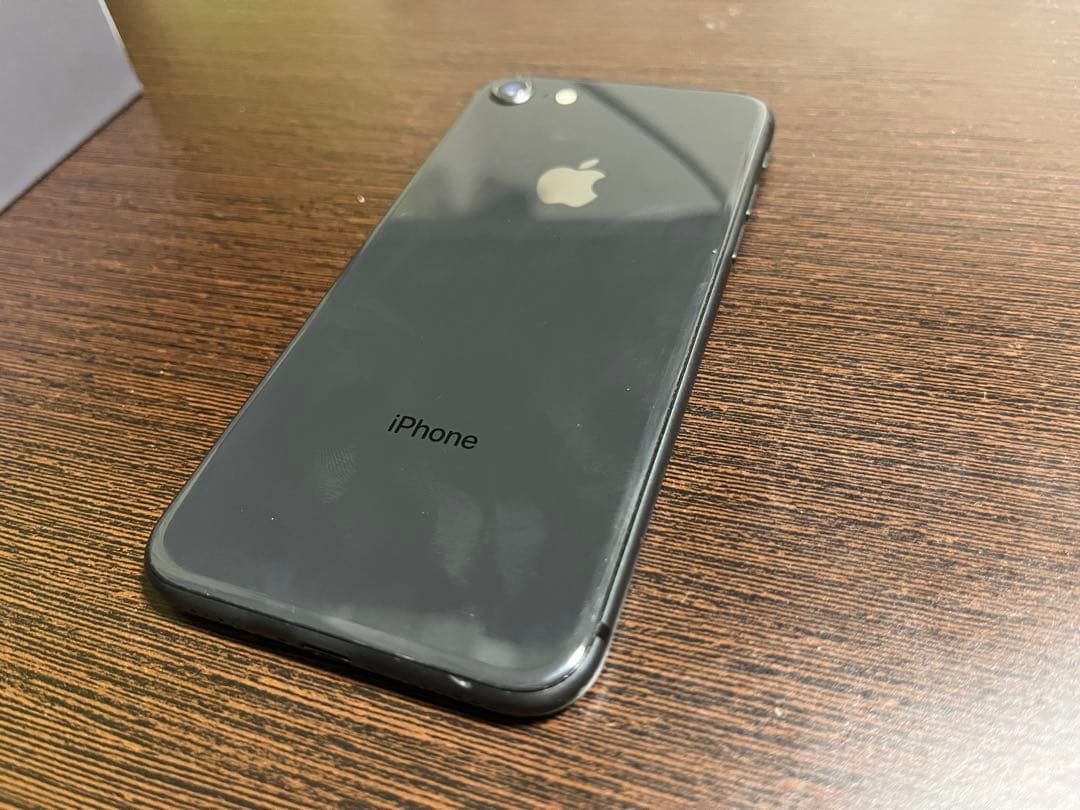Apple iPhone 8 本体 128GB