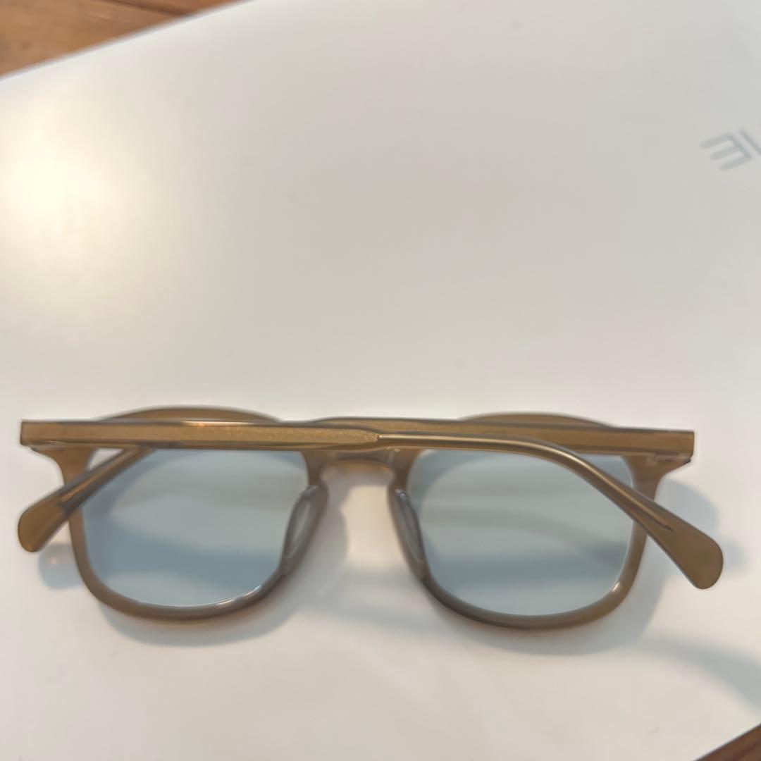 QWON クヲンアイウェア MUTT サングラス ベージュ