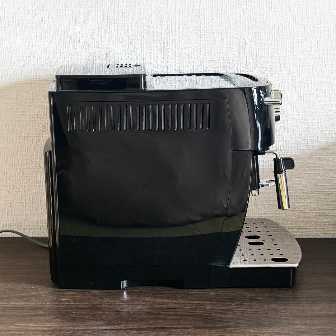 デロンギ マグニフィカS ECAM22112B エスプレッソマシン 　①