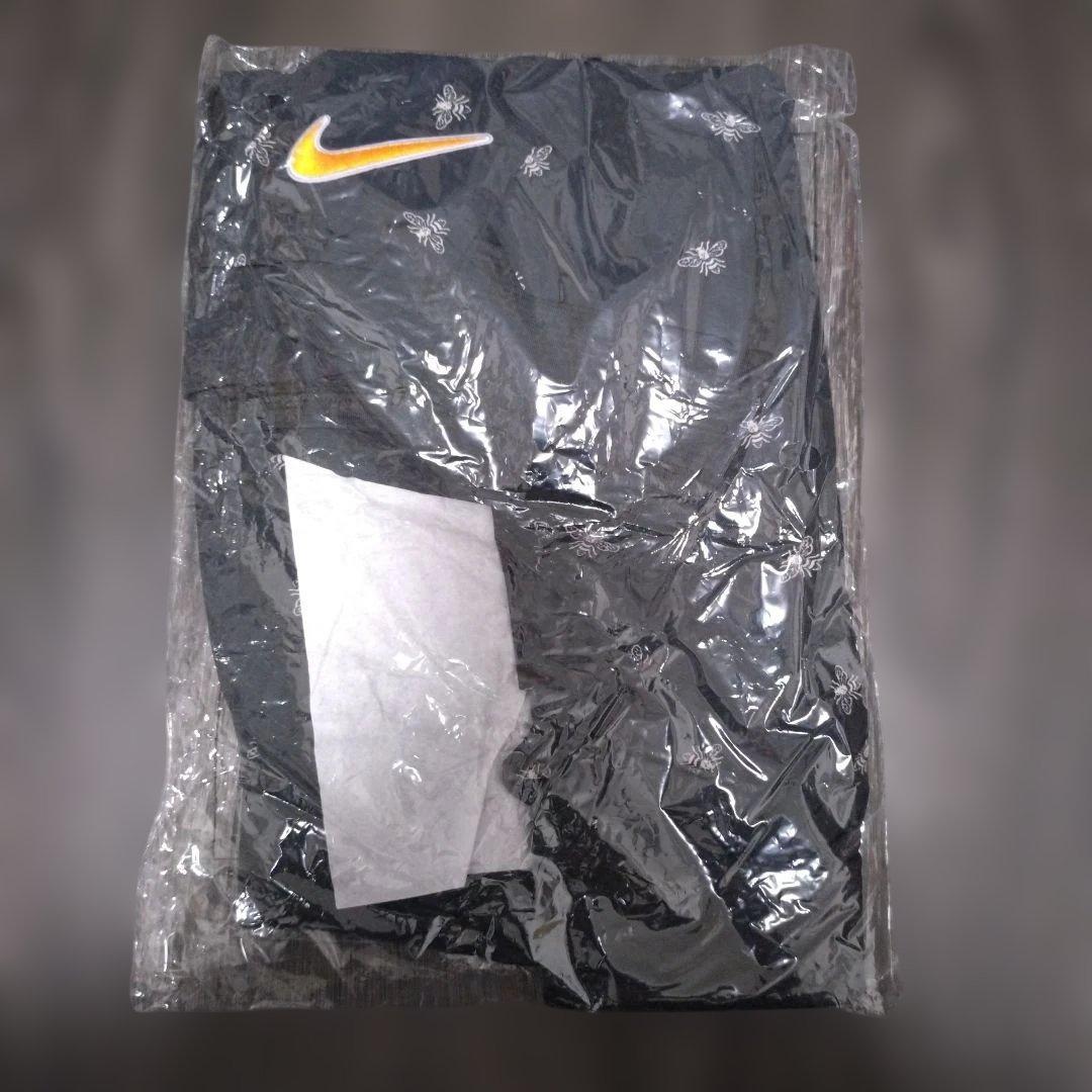 【新品】ナイキテニスウェア ライナー付き蜂柄ショートパンツ　Мサイズ