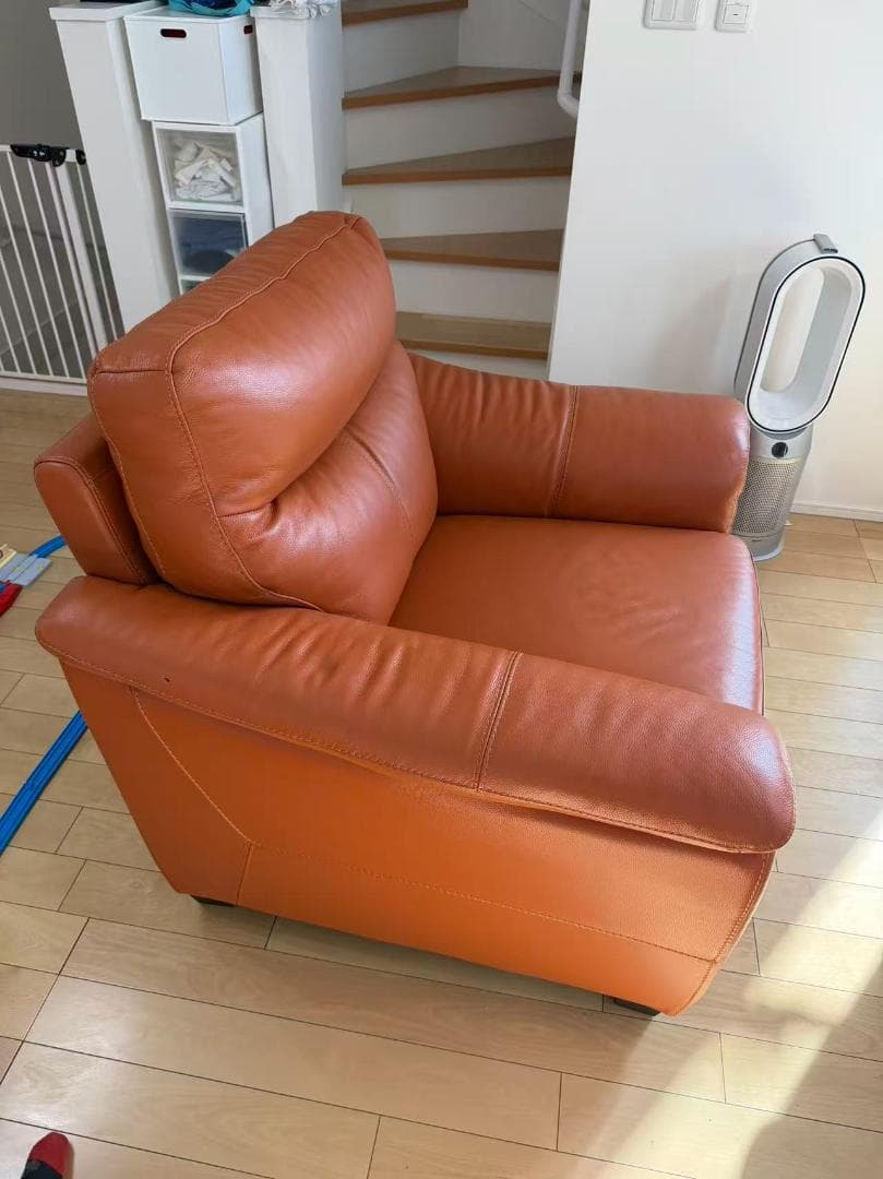 オレンジ　本革　1人掛けソファ