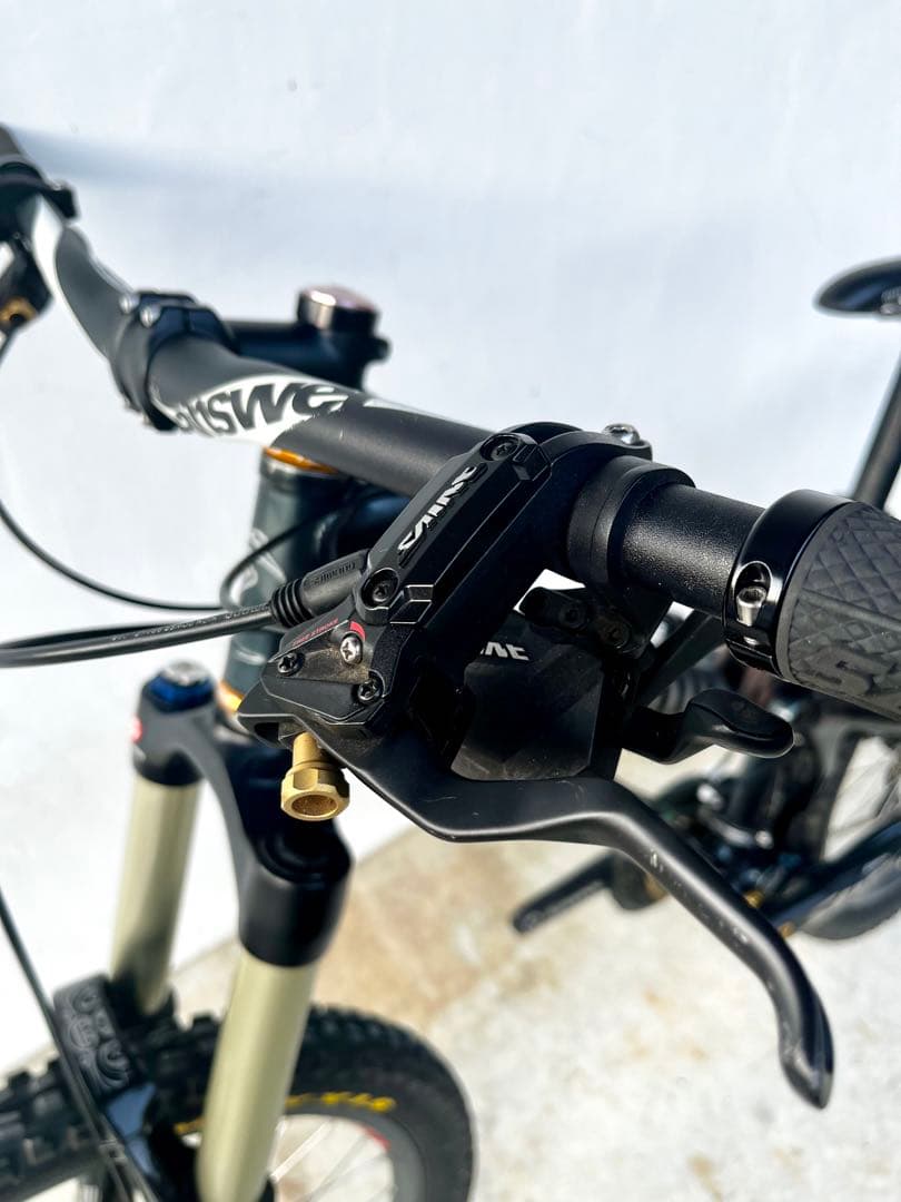 santa cruz nomad サンタクルーズ　ノマド