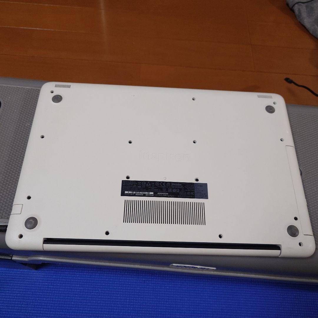 Windowsノート本体 DELL Inspiron 15 5567 P66F001 Radeon R7