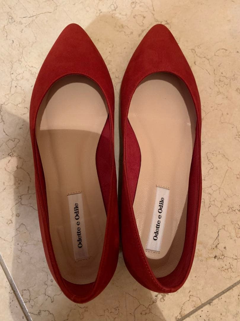 オデットエオディール　赤パンプス22センチ