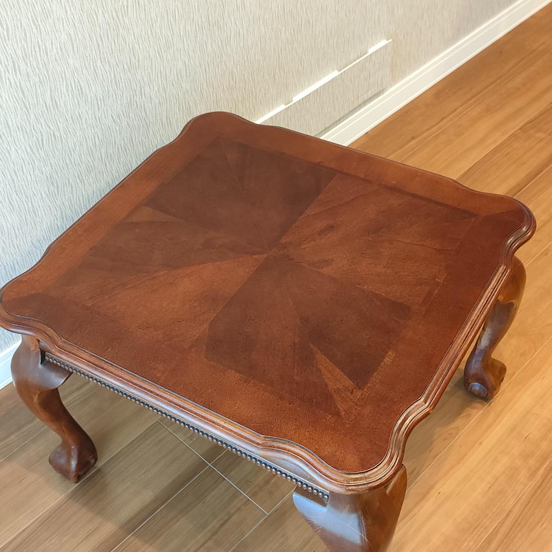 クイーン・アン様式　コーヒーテーブル　センターテーブル　猫脚