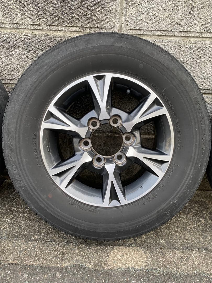 4本セット　TOYOTA純正　メーカーオプション　ハイエース　アルミホイール
