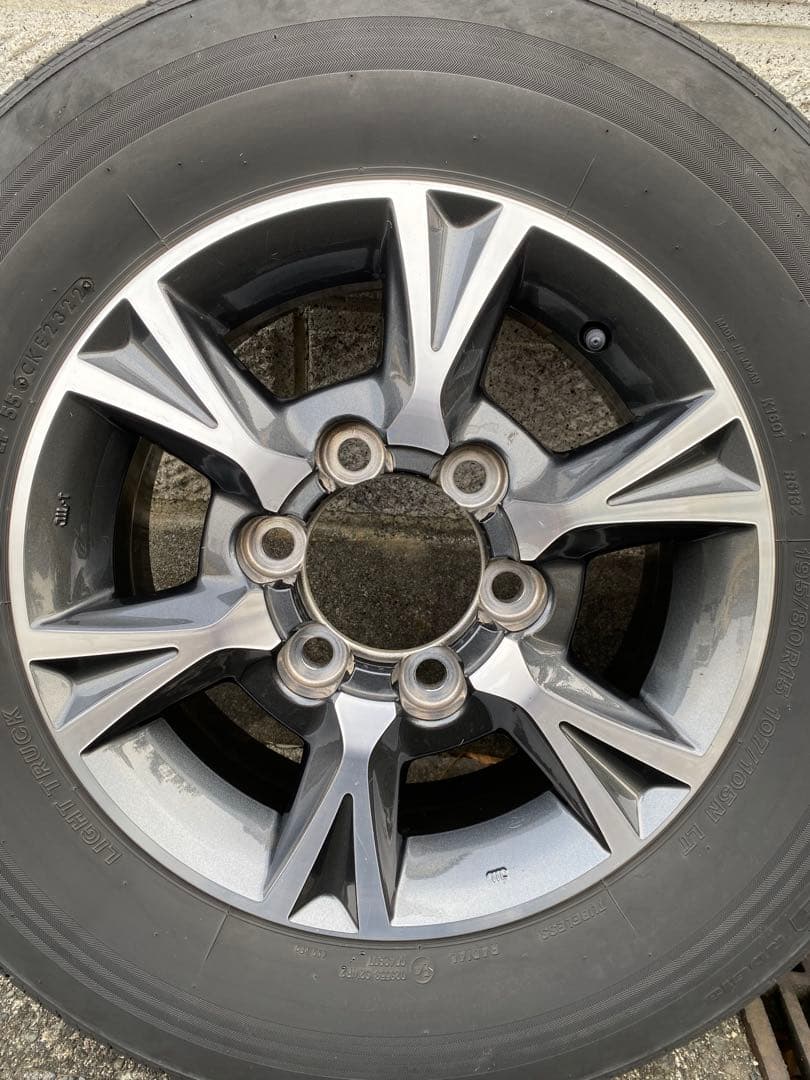 4本セット　TOYOTA純正　メーカーオプション　ハイエース　アルミホイール